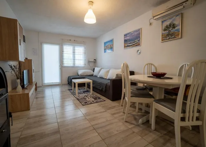 Mira Ii Appartement Vir